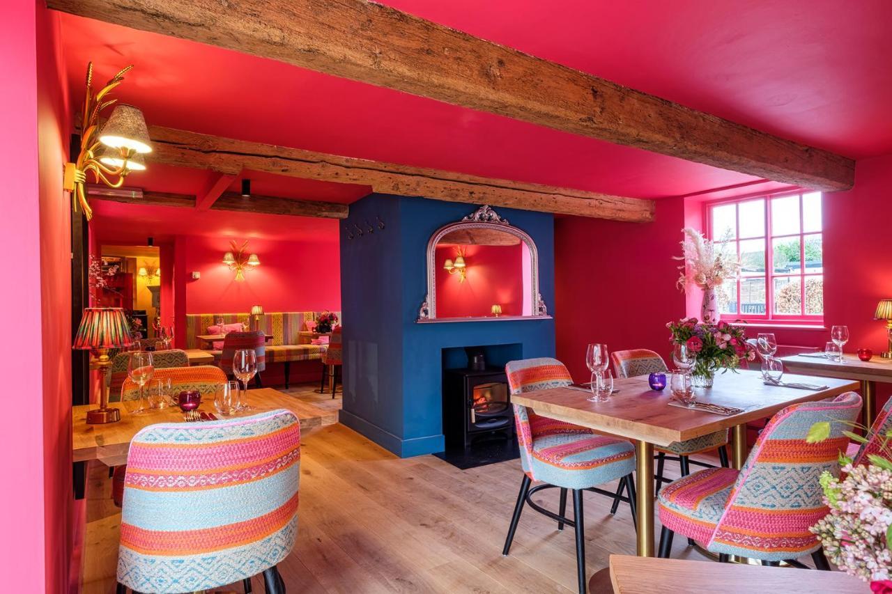 The Carpenters Arms Hotel Great Wilbraham Buitenkant foto